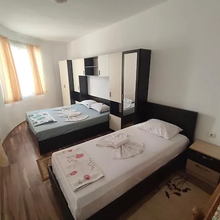 아파트 For Guests Linov 네세부르