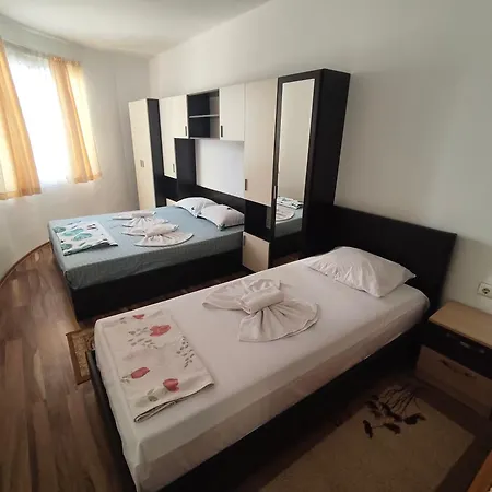 아파트 For Guests Linov 네세부르