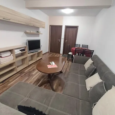 아파트 For Guests Linov 네세부르